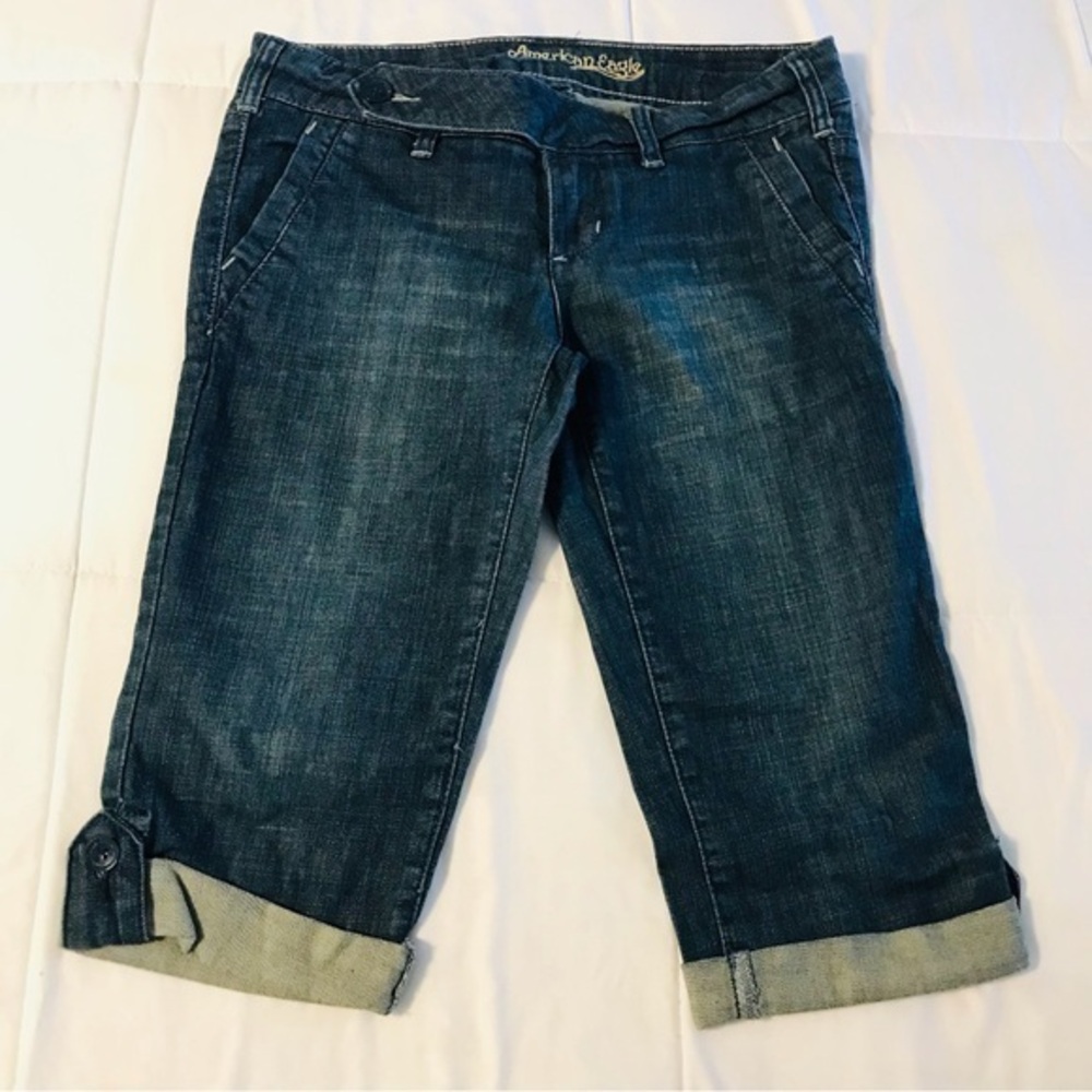 NWT American Eagle Outfitters Low Rise Cuffed Bermuda Jean Shorts Women’s size 2